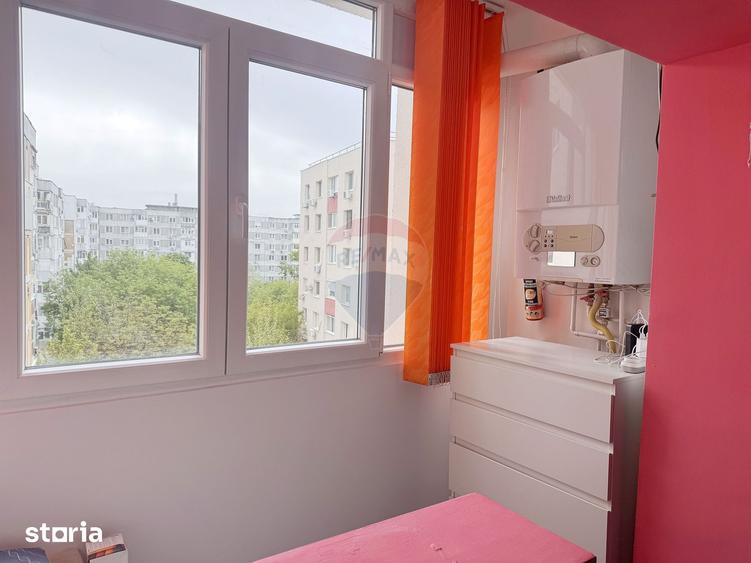 Apartament cu 4 camere în Berceni
