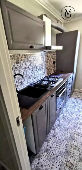 Apartament cu 3 camere semidecomandat, mobilat în Tomis I