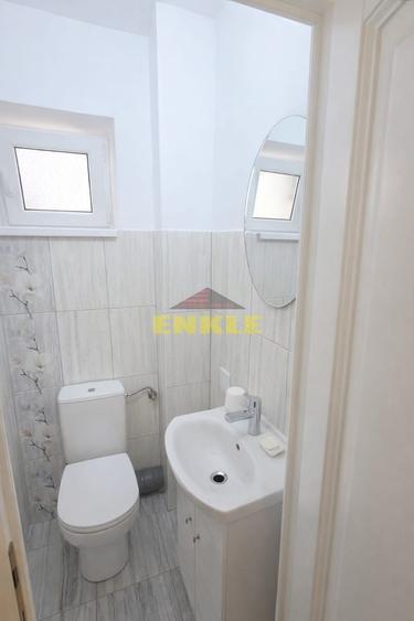 Apartament cu 4 camere decomandat, mobilat în Ultracentral