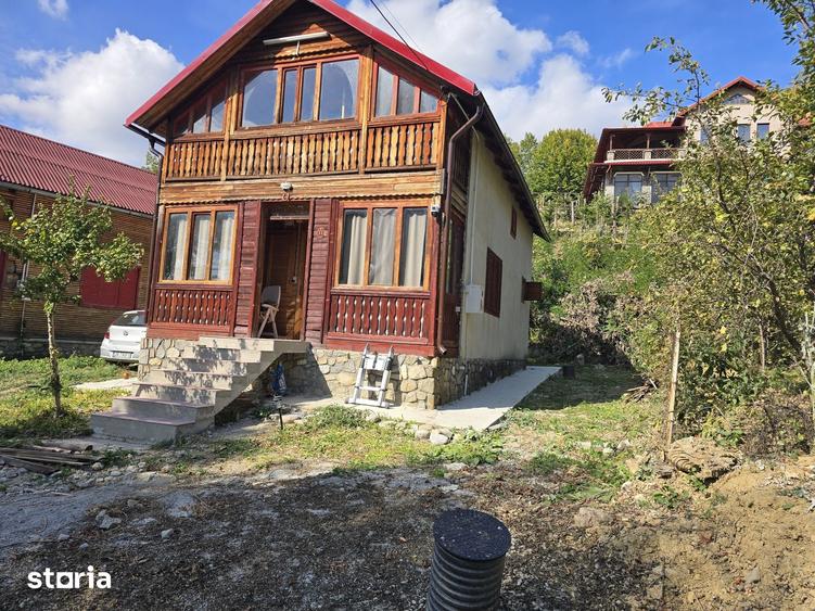 Casă cu 3 camere cu Teren 430 Mp în Cornu