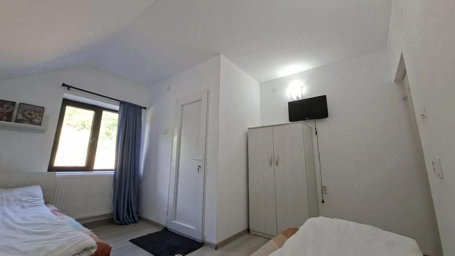 Casă cu Teren 1200 Mp în Budeasa