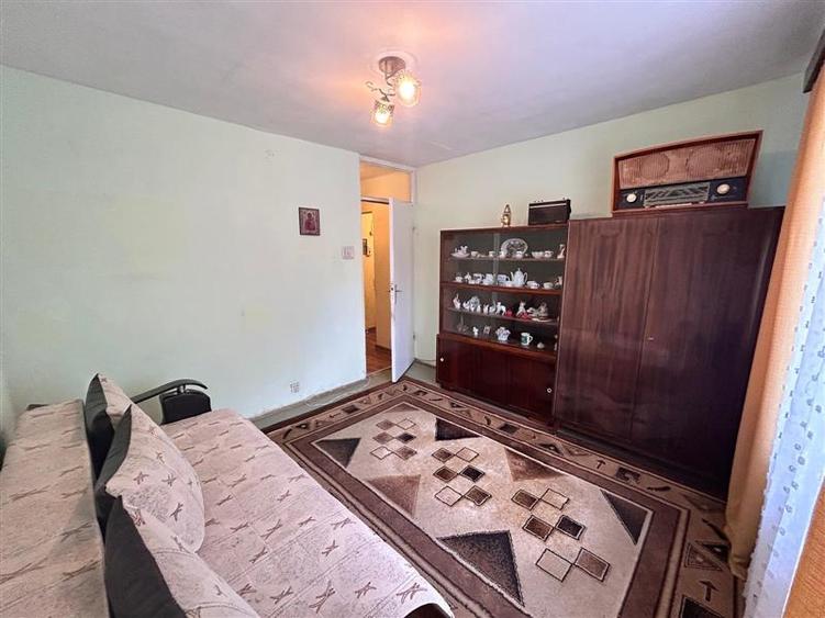 Apartament cu 2 camere decomandat în Moroasa 2