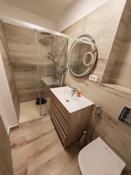 Apartament cu 3 camere decomandat în Sud