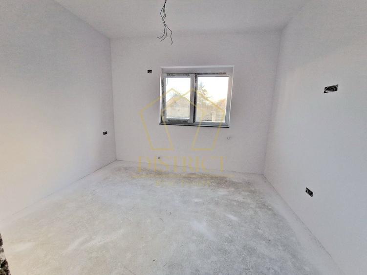 Duplex cu 4 camere cu Canalizare în Bucovăț (Remetea Mare)