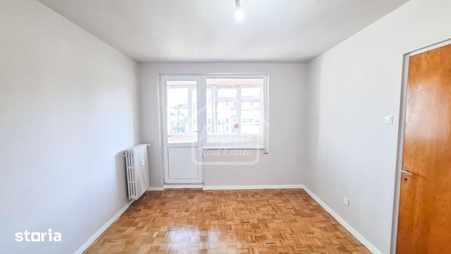 Apartament cu 2 camere semidecomandat în Centrul Civic