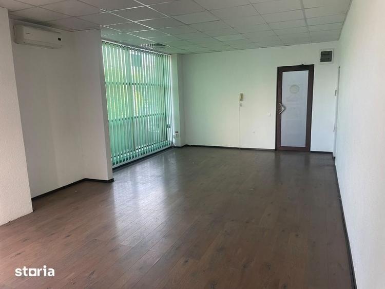 Spațiu comercial, de 41.5 mp, în Plopilor