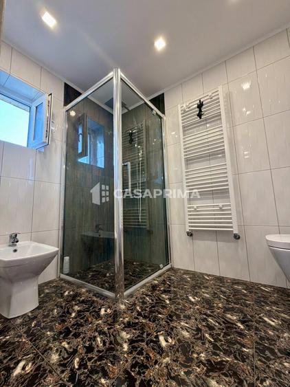 Casă individuală cu 7 camere cu Canalizare în Miroslava