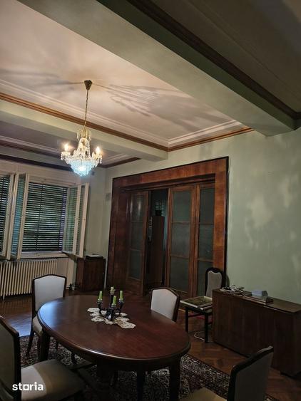 Apartament cu 4 camere în Gruia