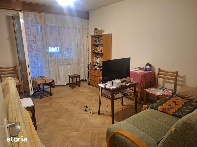 Apartament cu 2 camere decomandat în Vest