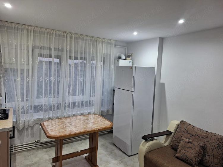 Apartament cu 2 camere decomandat în Girocului