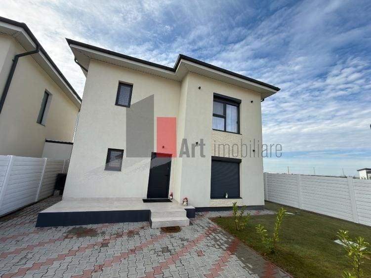 Casă cu 4 camere în Domnești