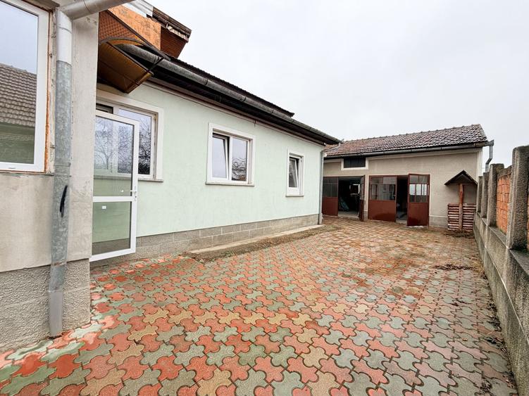 Casă individuală cu 5 camere cu Canalizare în Mircea cel Bătrân