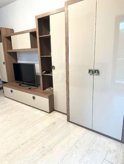 Apartament cu 2 camere decomandat, mobilat în Victoriei