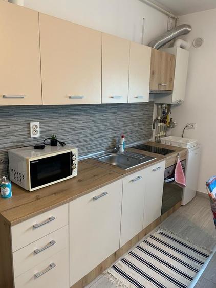 Apartament cu 2 camere semidecomandat în Păcii