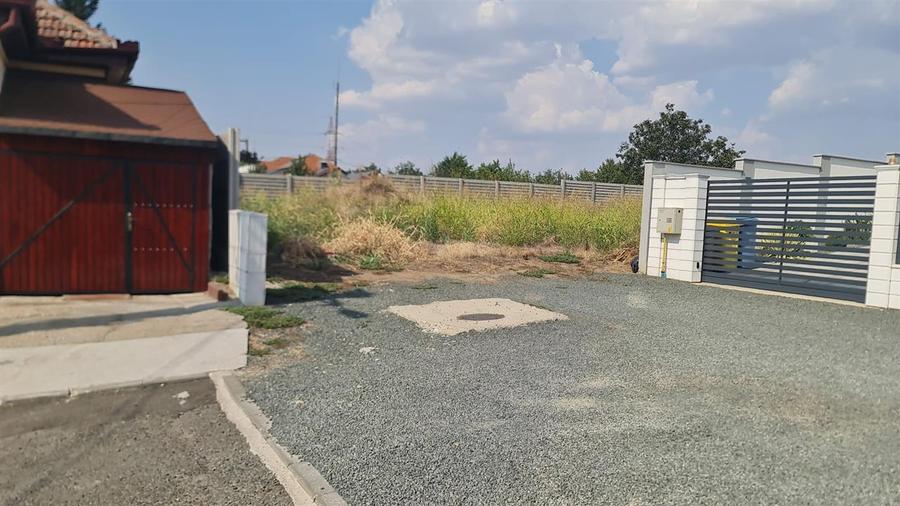 Teren Construcții intravilan de 1.1000000238419 mp, în Poltur