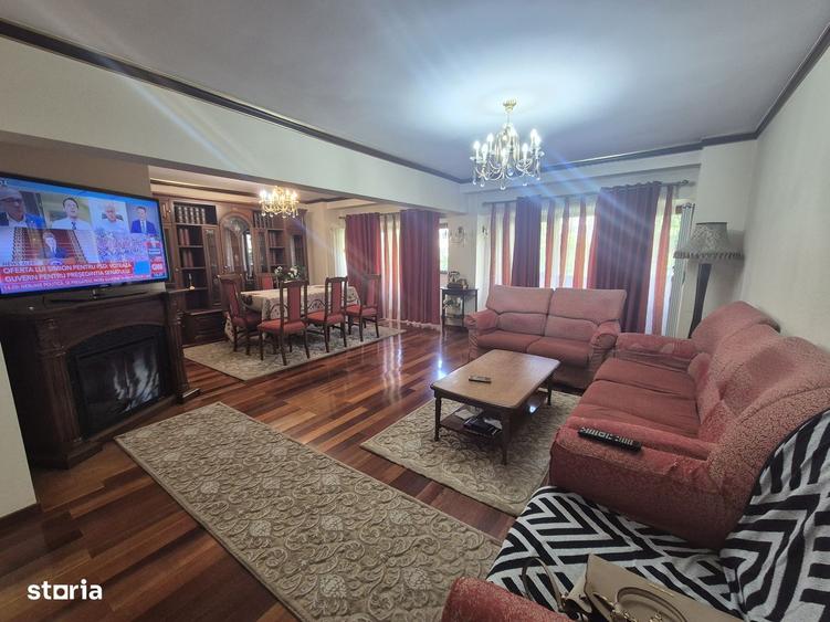 Apartament cu 4 camere decomandat în Decebal