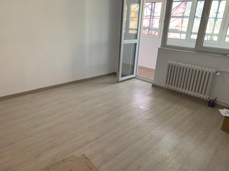 Apartament cu 2 camere semidecomandat în Berceni — fotografia 2