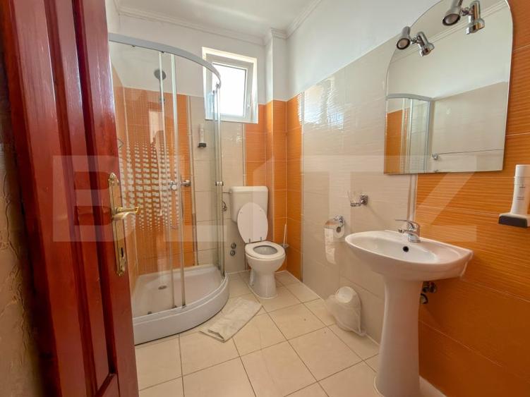 Spațiu comercial, de 1,030 mp, în Sânmartin
