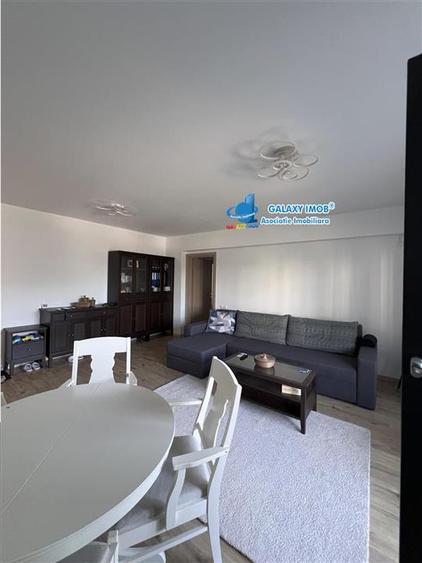 Apartament cu 4 camere semidecomandat, mobilat în Băneasa