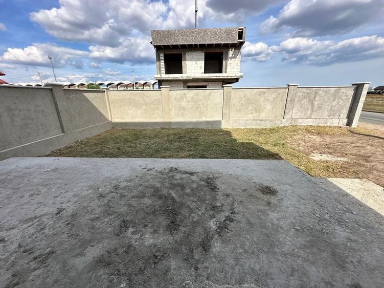 Duplex cu 5 camere cu Canalizare în Cumpăna