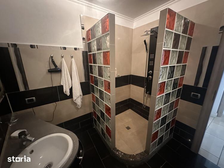 Apartament cu 3 camere semidecomandat în Eminescu