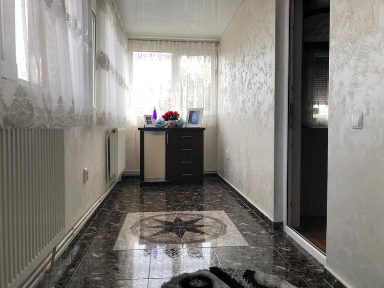 Casă individuală cu 4 camere cu Canalizare în Chercea