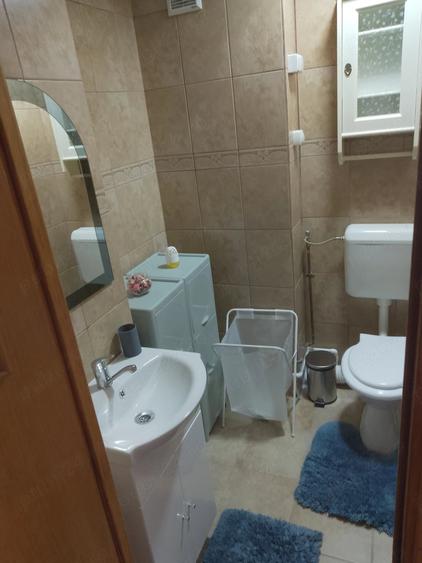 Apartament cu 4 camere semidecomandat în Timpuri Noi