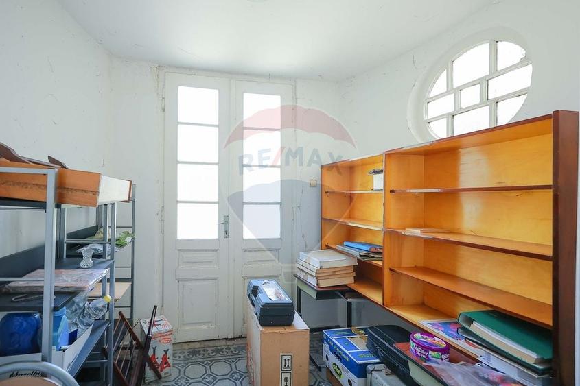 Apartament cu 3 camere semidecomandat în Ultracentral