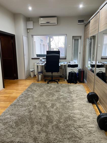 Casă cu 4 camere în Fratelia