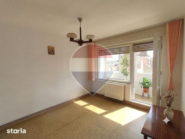 Apartament cu 3 camere decomandat în Central
