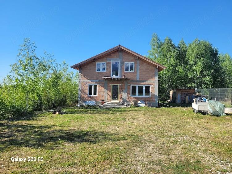 Casă cu Teren 1000 Mp în Central