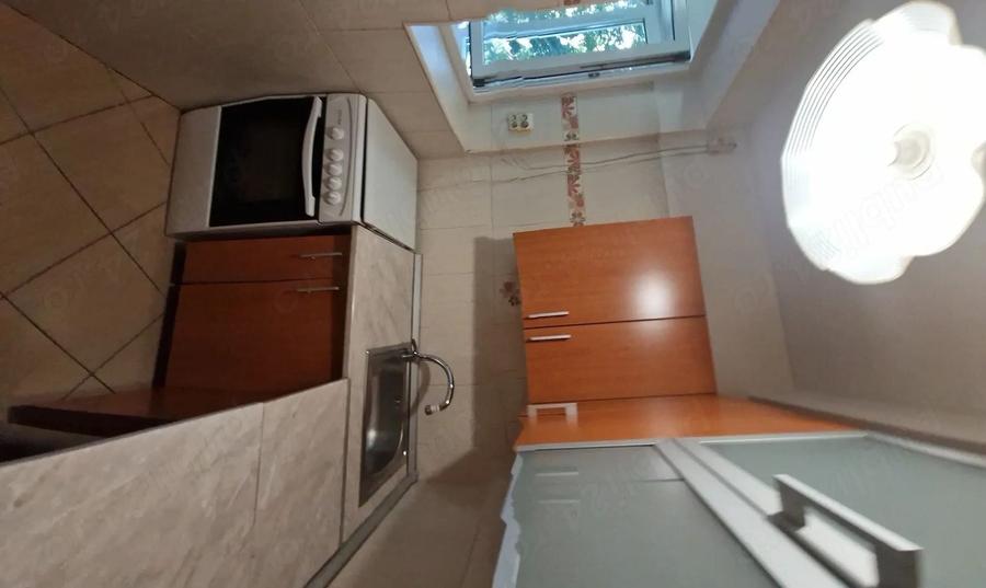 Garsonieră decomandată, mobilată în Titan