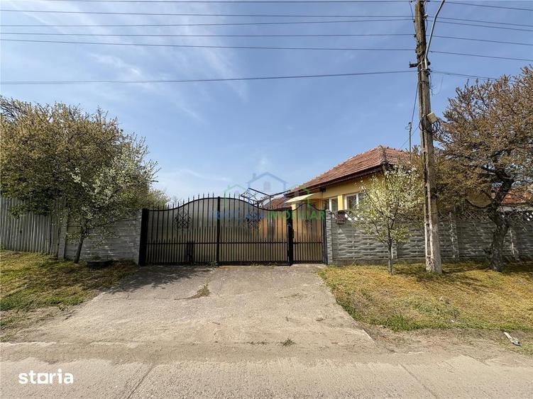 Casă cu 2 camere cu Teren 1090 Mp în Pielești