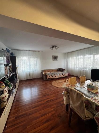 Apartament cu 2 camere decomandat, mobilat în Canta