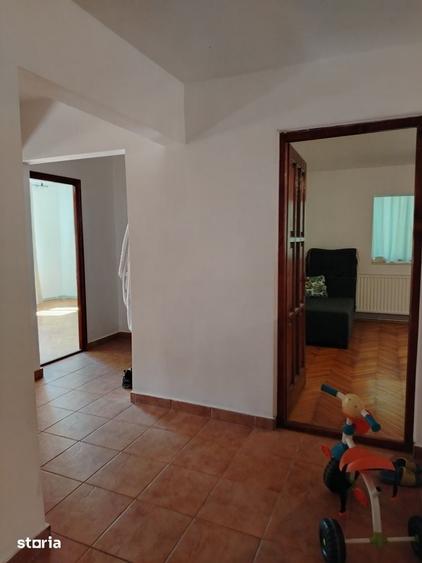 Apartament cu 3 camere decomandat în Republicii