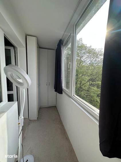 Apartament cu 3 camere semidecomandat în Militari