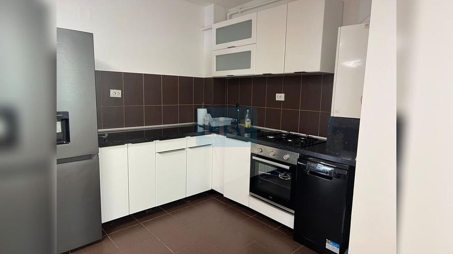 Apartament cu 4 camere semidecomandat, mobilat în Mărăști