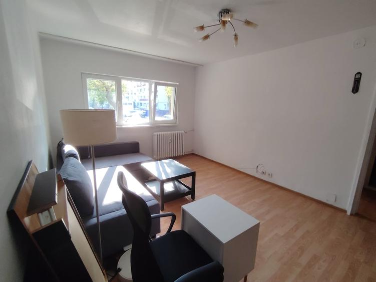 Apartament cu 2 camere semidecomandat în Berceni
