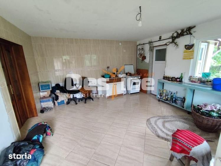 Casă cu 5 camere cu Teren 1508 Mp în Bereasca