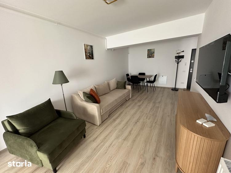 Apartament cu 2 camere semidecomandat în Apărătorii Patriei