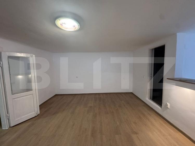 Apartament cu 2 camere semidecomandat, mobilat în Semicentral
