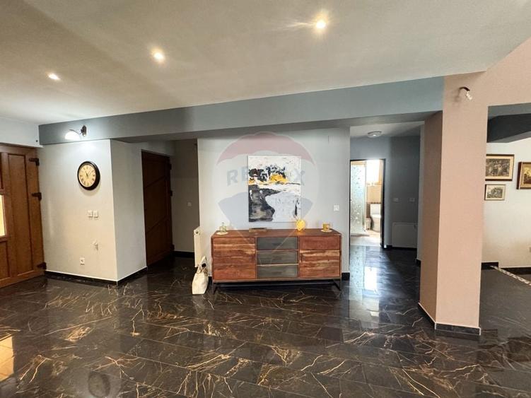 Casă individuală cu 5 camere cu Teren 704 Mp în Borhanci