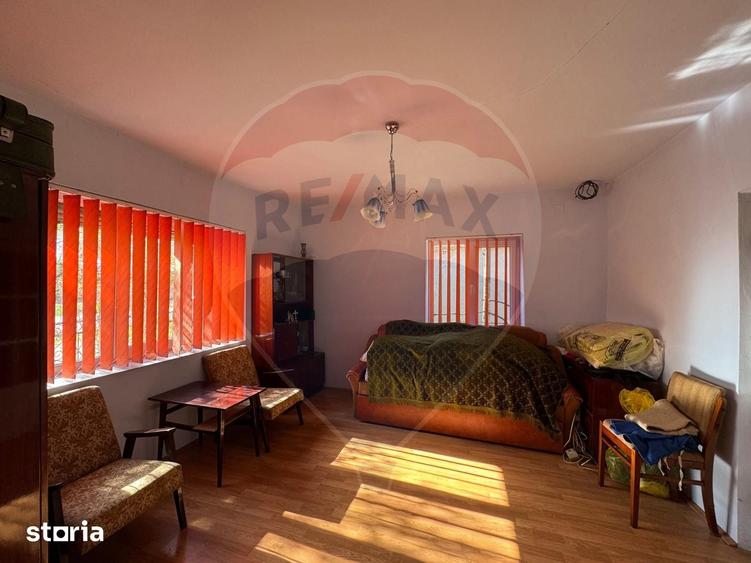 Casă cu 2 camere cu Teren 1172 Mp în Zădăreni