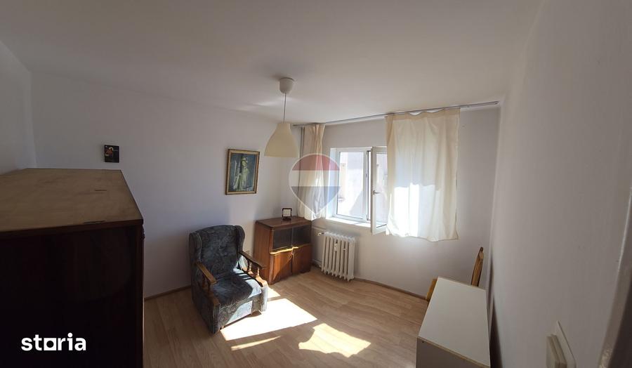 Apartament cu 3 camere decomandat, mobilat în Republicii