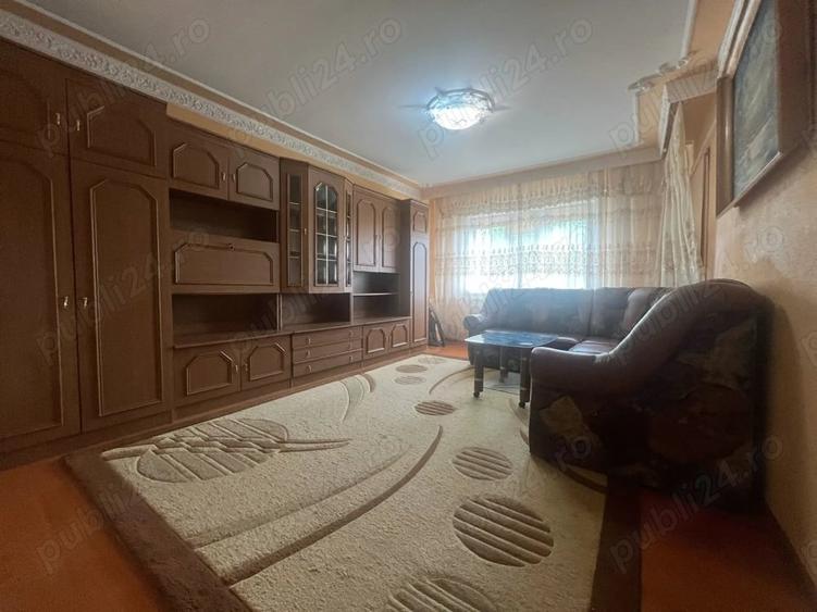 Apartament cu 2 camere decomandat în Podu Roș