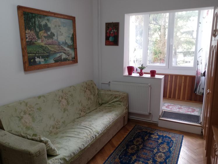 Apartament cu 2 camere semidecomandat în Girocului