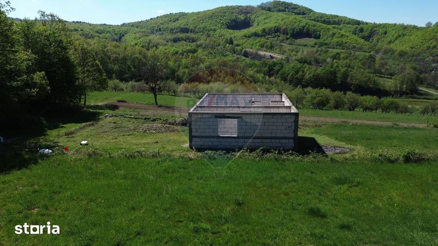 Casă cu 3 camere cu Teren 1200 Mp în Coaș