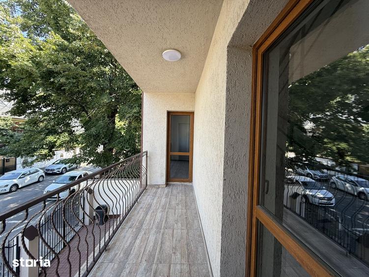 Casă cu 7 camere cu Teren 530 Mp în Berceni