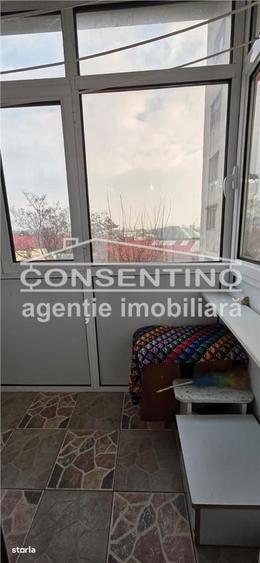 Apartament cu 3 camere decomandat în Micro 5