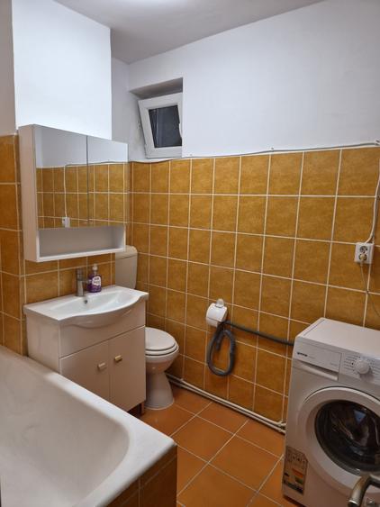 Apartament cu 2 camere decomandat în Triaj